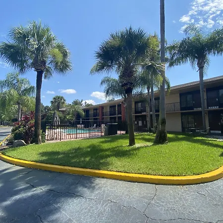 Quality Inn & Suites Orlando Airport-3